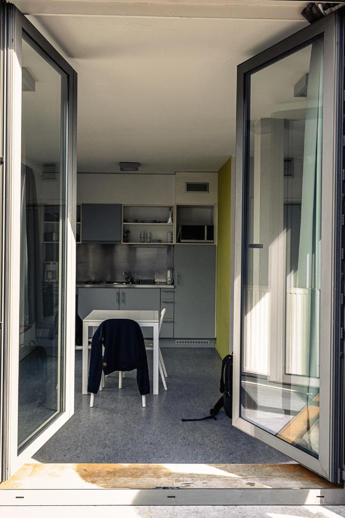 Youth Hostel Van Gogh Saint-Josse-ten-Noode المظهر الخارجي الصورة